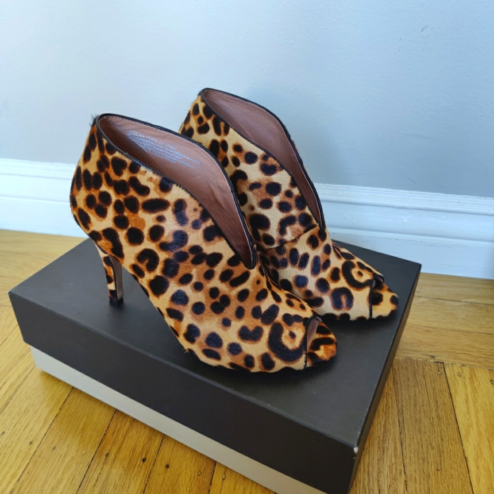 HALOGEN Harowen Leopard Haircalf Heels | 7.5M